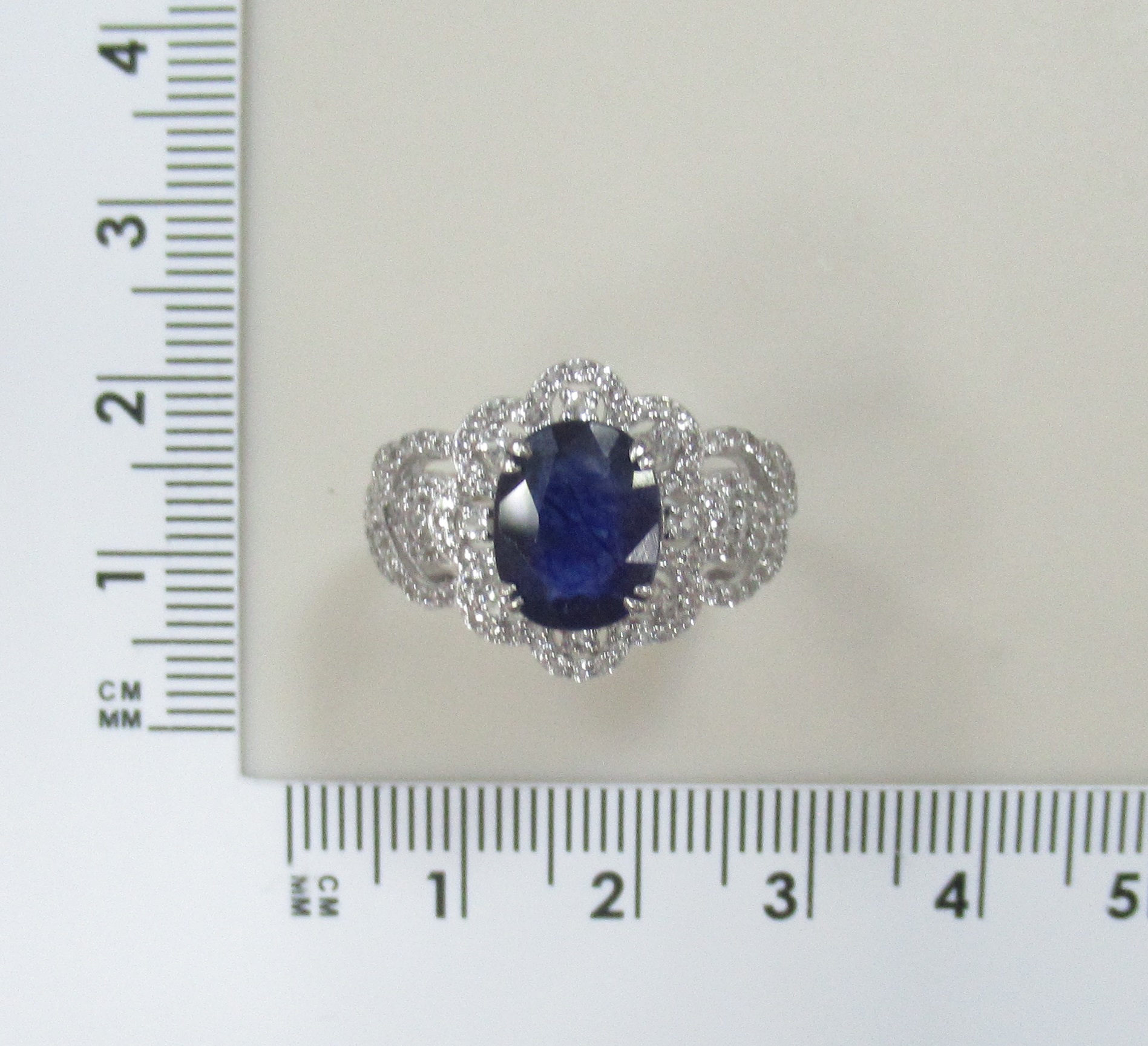 Серебряное кольцо с сапфиром